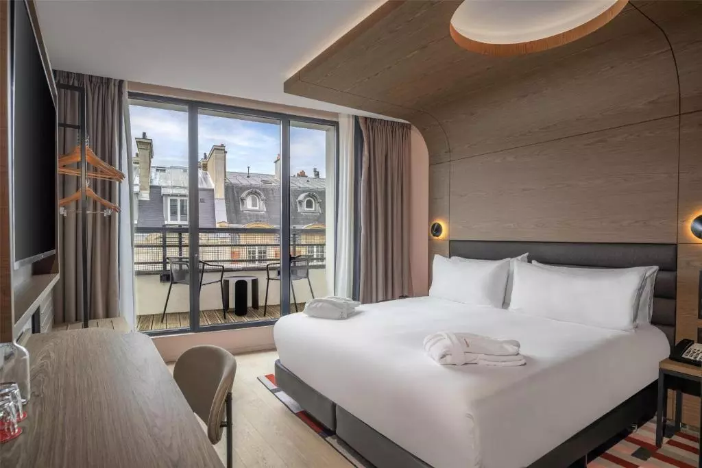 هتل چهار ستاره استاندارد